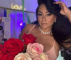 perla_sharid's webcam