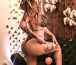 victoria_jhones's webcam