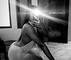 Lauracachonda19's webcam