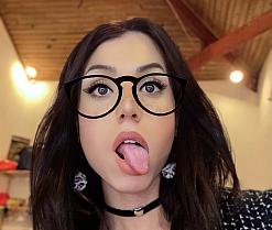 Join SophieFantasy's video chat. Free webcam & chat. SophieFantasy's webcam