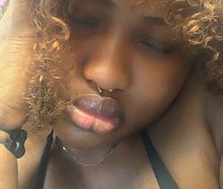 Hotchocolatee's webcam