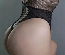 Latinahotboddy's webcam