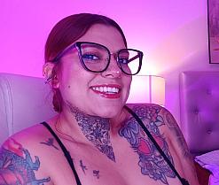 BoobieCherryVS's webcam